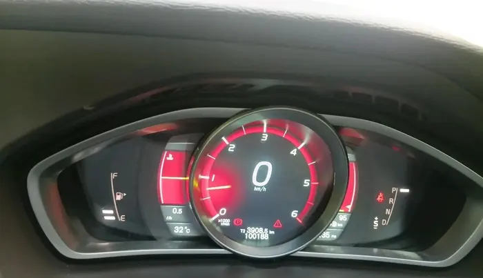 2013 Volvo V40 Cross Country D3, Diesel, Automatic, 1,00,188 km, interior