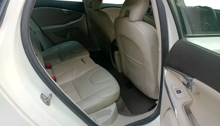 2013 Volvo V40 Cross Country D3, Diesel, Automatic, 1,00,188 km, interior