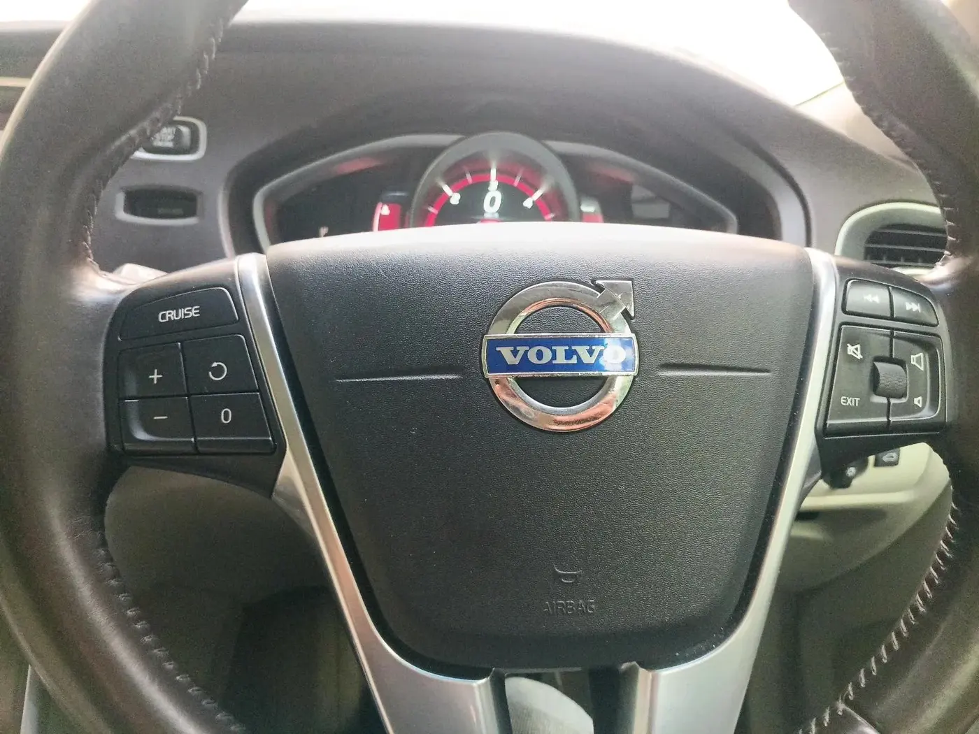2013 Volvo V40 Cross Country D3, Diesel, Automatic, 1,00,188 km, interior