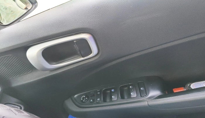 2019 Hyundai VENUE SX 1.0 TURBO, Petrol, Manual, 80,779 km, interior