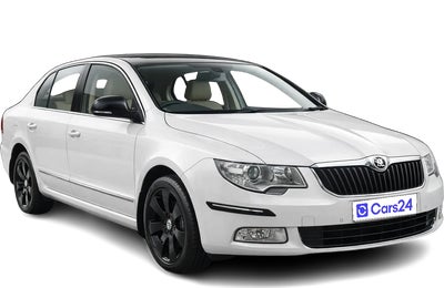 2013 Skoda Superb - Sedan - Petrol - Automatic - ₹6.48 lakh