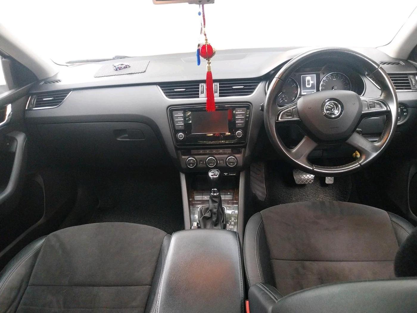 2015 Skoda Octavia ELEGANCE 1.8 TSI AT, Petrol, Automatic, 74,299 km, interior