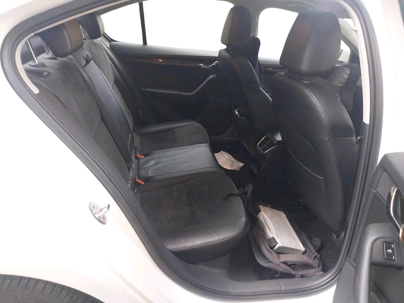 2015 Skoda Octavia ELEGANCE 1.8 TSI AT, Petrol, Automatic, 74,299 km, interior