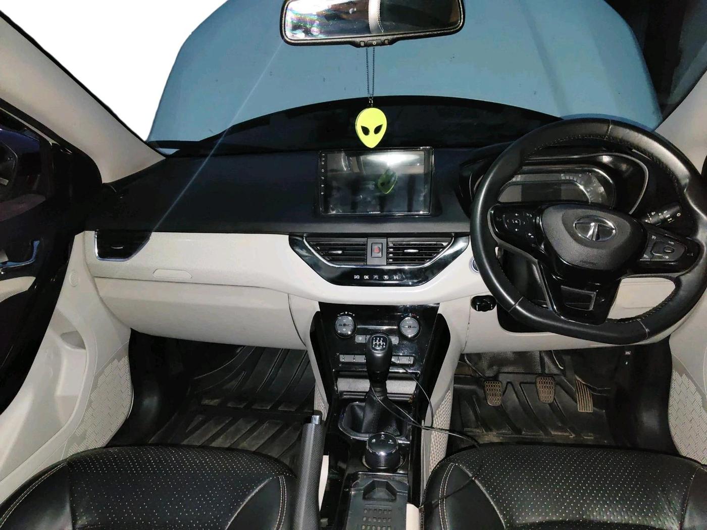2022 Tata NEXON XZ PLUS (L), Petrol, Manual, 21,740 km, interior