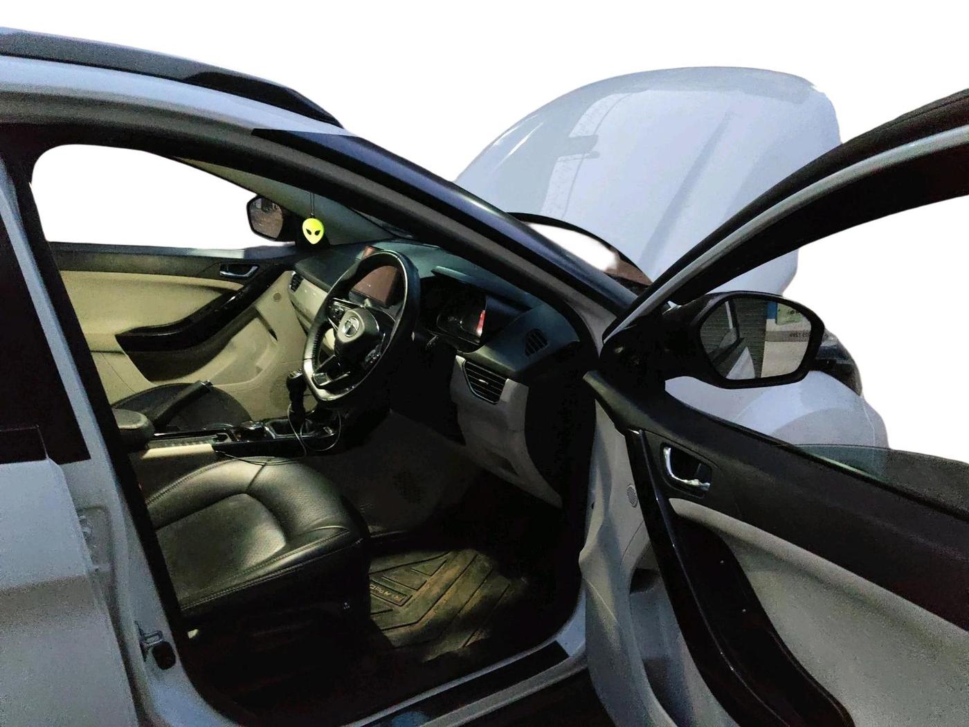 2022 Tata NEXON XZ PLUS (L), Petrol, Manual, 21,740 km, interior