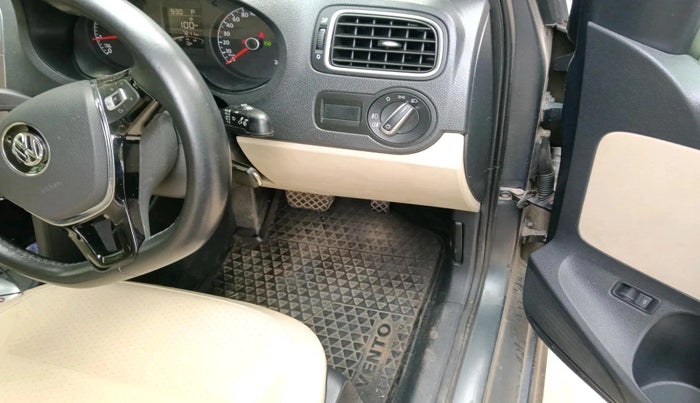 2021 Volkswagen Vento HIGHLINE PLUS 1.0L TSI AT, Petrol, Automatic, 7,210 km, interior