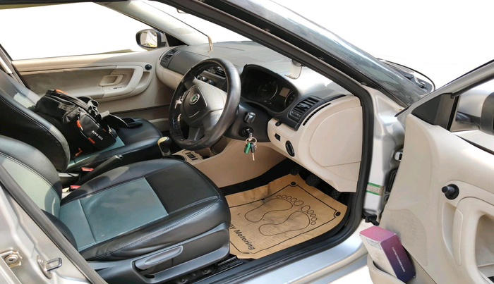 2011 Skoda Fabia AMBIENTE 1.2 MPI, Petrol, Manual, 88,837 km, interior