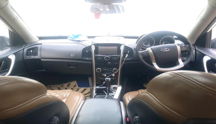 2018 Mahindra XUV500 W11 AT, Diesel, Automatic, 1,28,553 km, interior