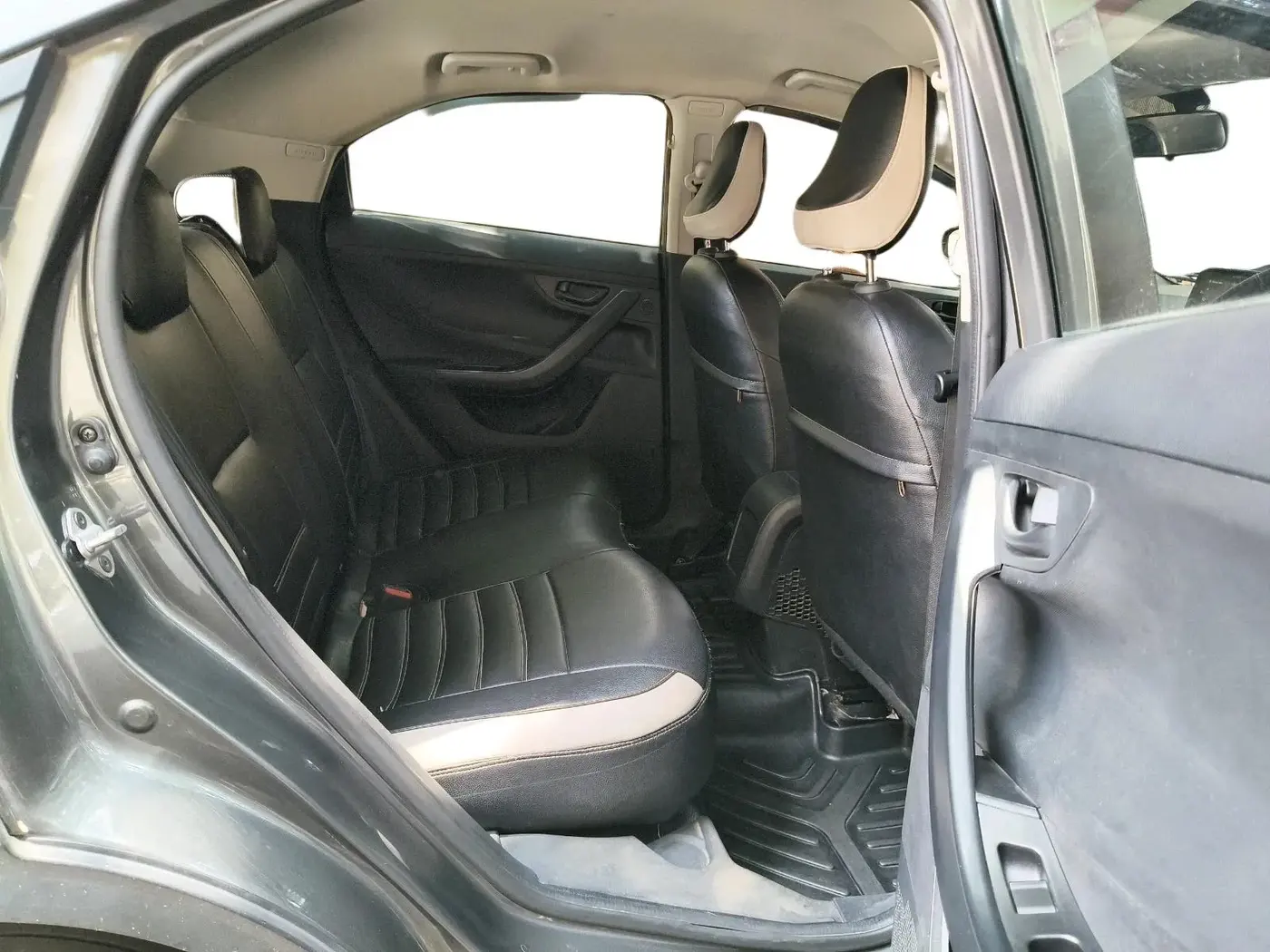 2024 Tata NEXON Smart Plus 1.2 Revotron 6 AMT, Petrol, Automatic, 47,239 km, interior