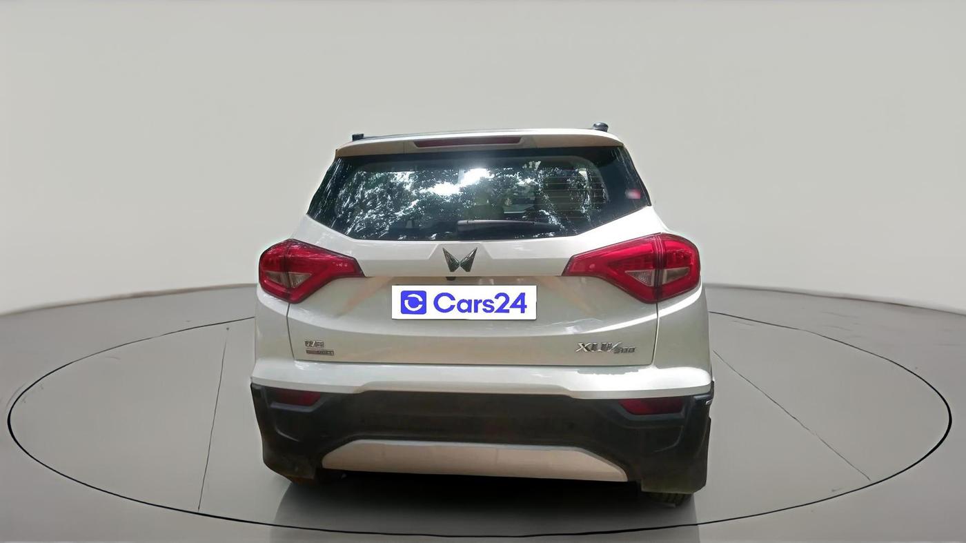 2022 Mahindra XUV300 W8 (O) 1.2 PETROL AMT, Petrol, Automatic, 13,123 km, exterior