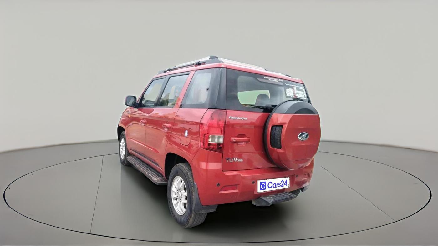 2017 Mahindra TUV300 T8, Diesel, Manual, 1,07,869 km, exterior