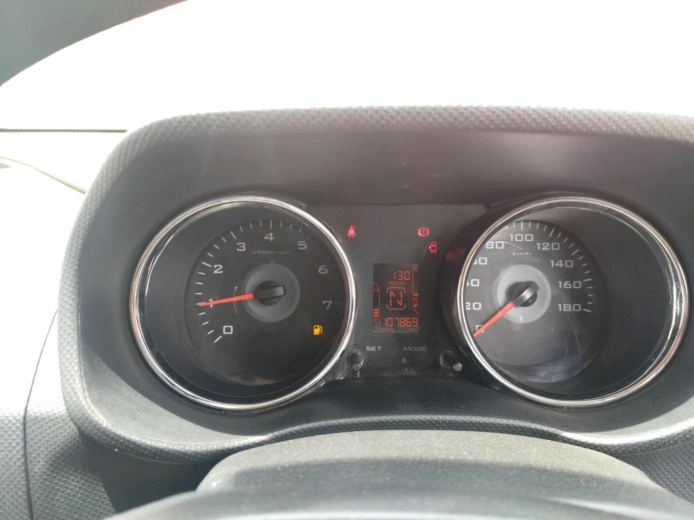 2017 Mahindra TUV300 T8, Diesel, Manual, 1,07,869 km, interior
