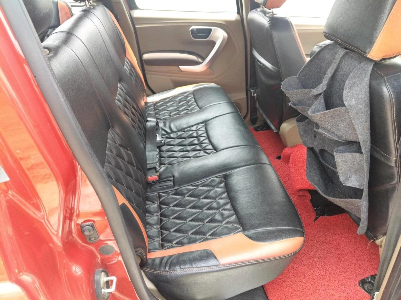 2017 Mahindra TUV300 T8, Diesel, Manual, 1,07,869 km, interior