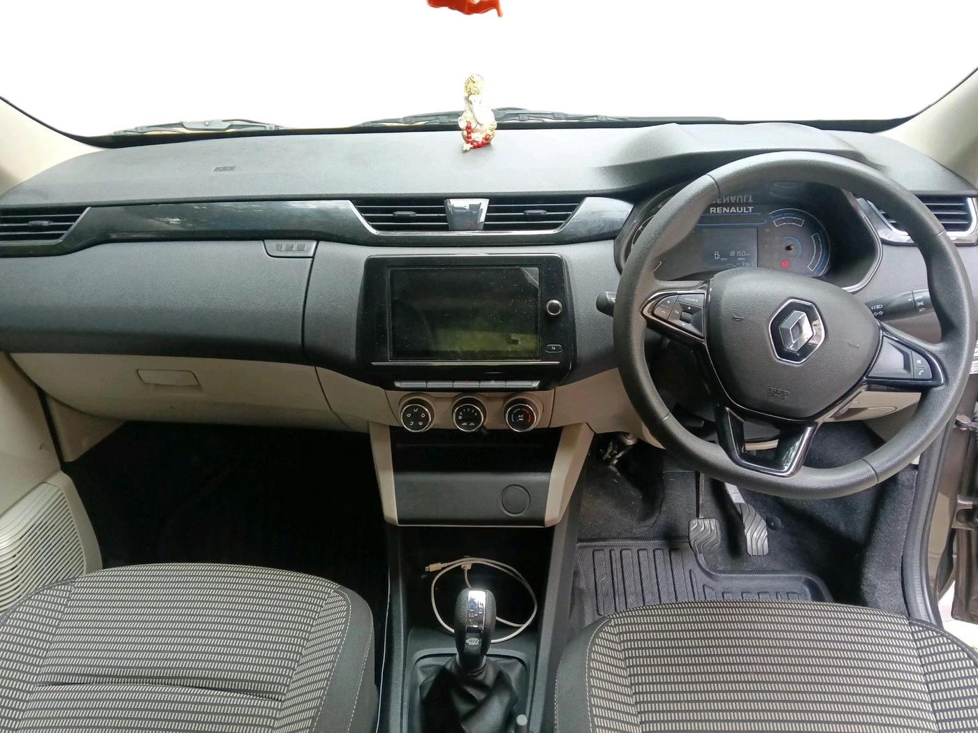 2022 Renault TRIBER RXT AMT, Petrol, Automatic, 18,150 km, interior