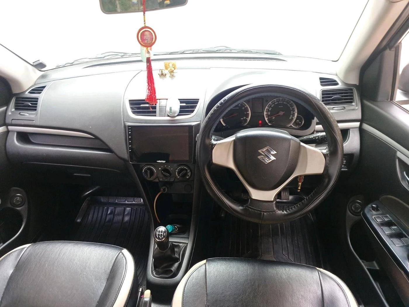 2013 Maruti Swift VXI, Petrol, Manual, 1,51,468 km, interior