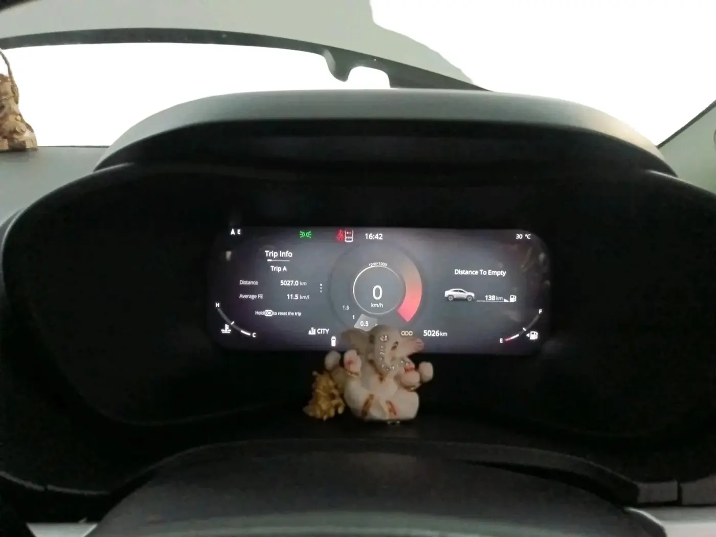 2025 Tata Curvv Accomplished S 1.2 Petrol 6MT, Petrol, Manual, 5,026 km, interior