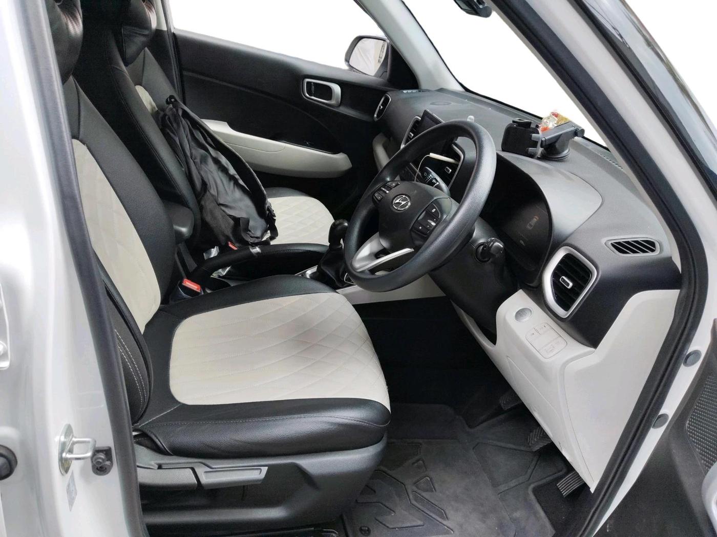 2025 Hyundai VENUE S(O) 1.2, Petrol, Manual, 10,961 km, interior