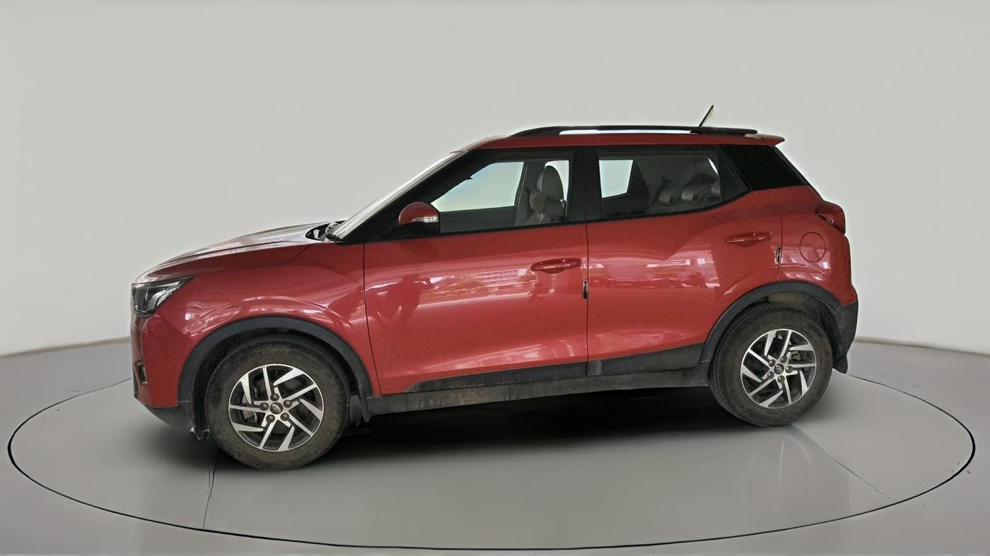 2022 Mahindra XUV300 W8 (O) 1.2 PETROL AMT, Petrol, Automatic, 19,173 km, exterior