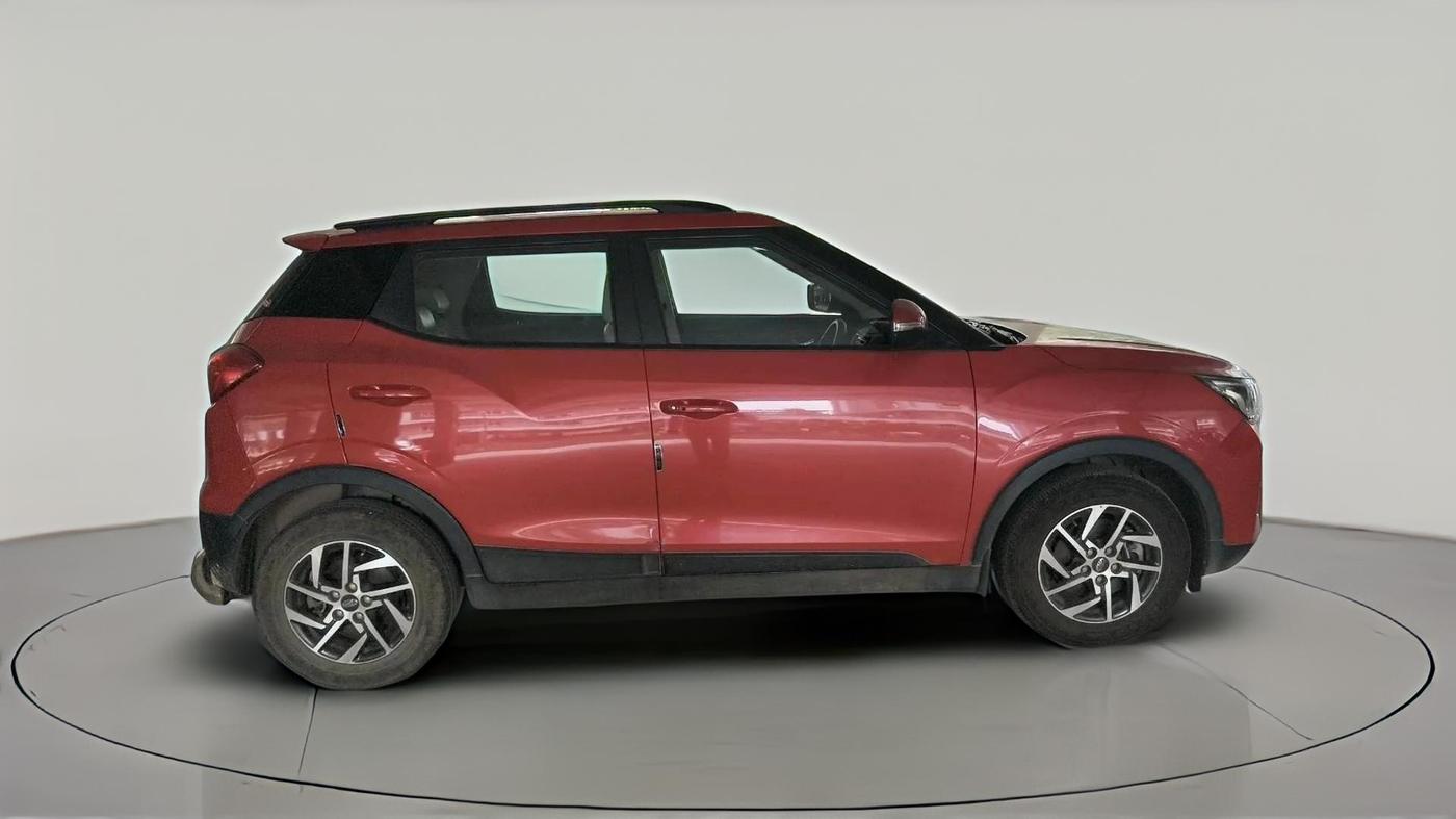 2022 Mahindra XUV300 W8 (O) 1.2 PETROL AMT, Petrol, Automatic, 19,173 km, exterior