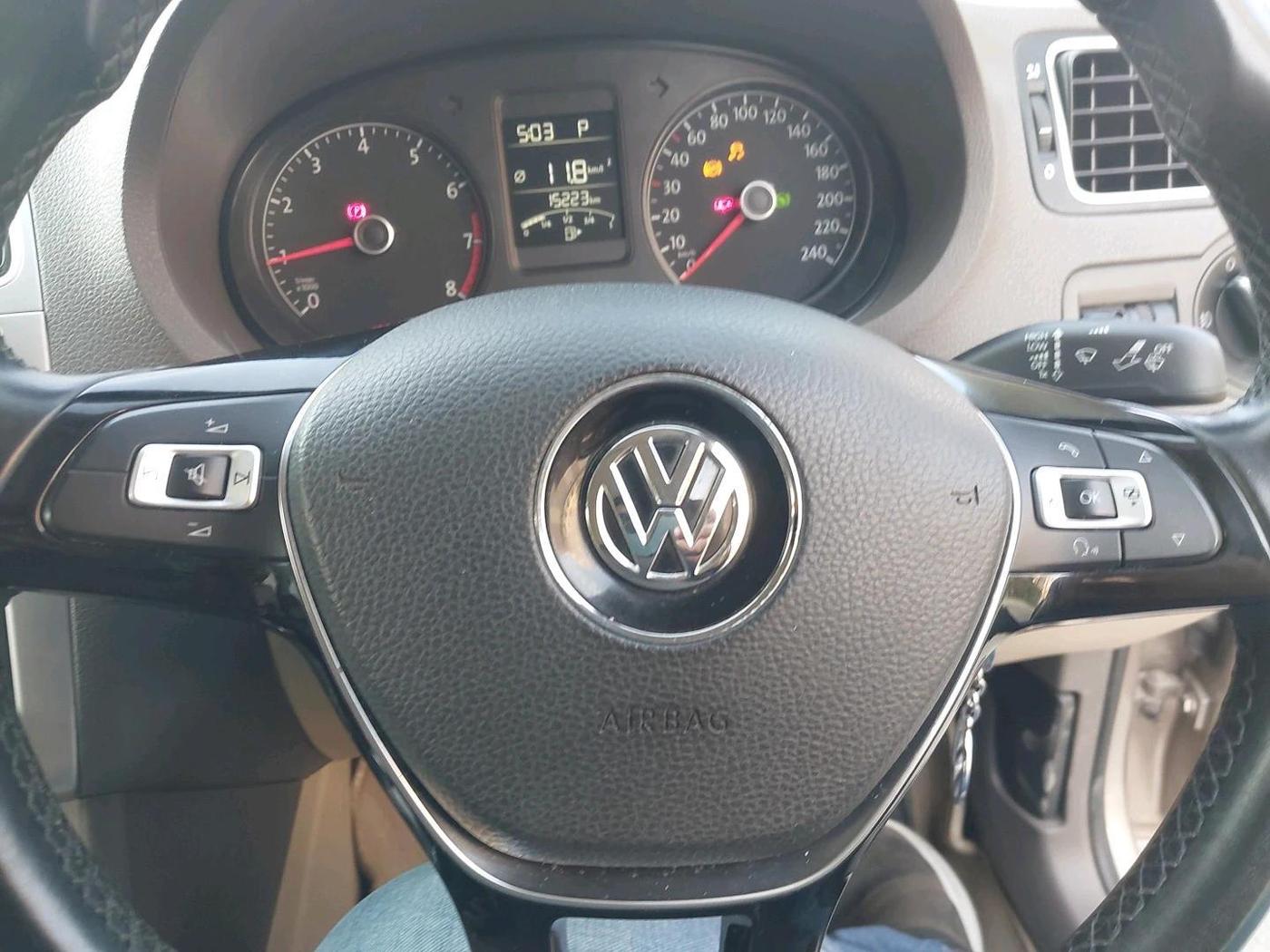 2016 Volkswagen Vento HIGHLINE PETROL AT, Petrol, Automatic, 15,223 km, interior