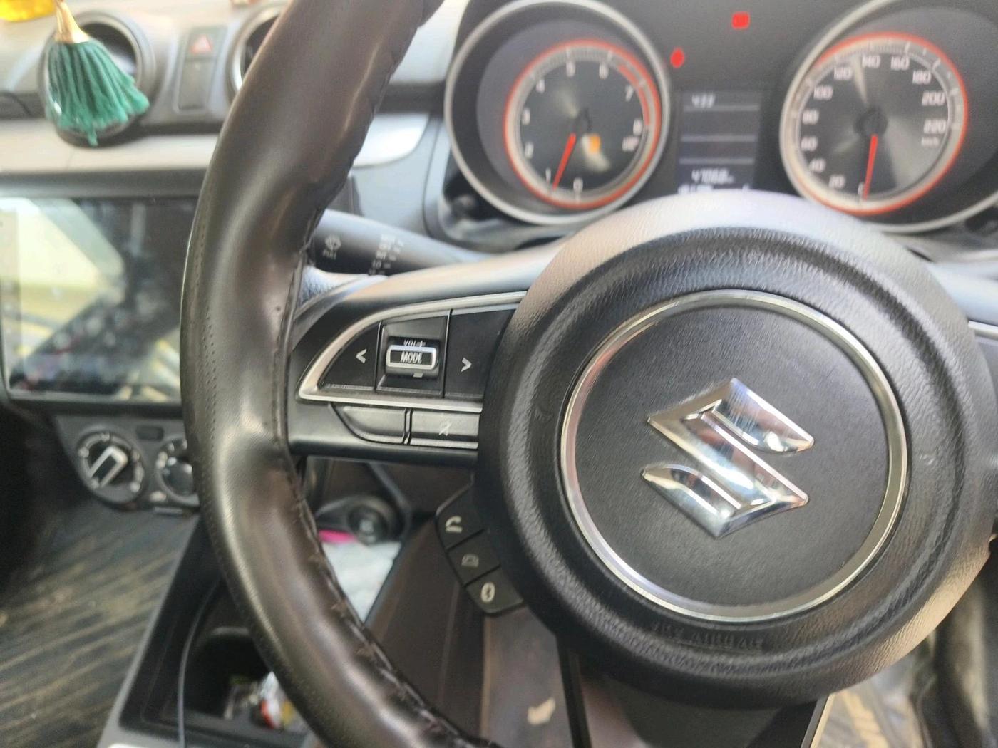 2022 Maruti Swift VXI, Petrol, Manual, 47,068 km, interior