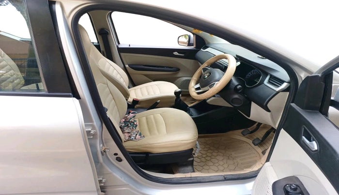 2020 Renault TRIBER RXZ, Petrol, Manual, 76,967 km, interior