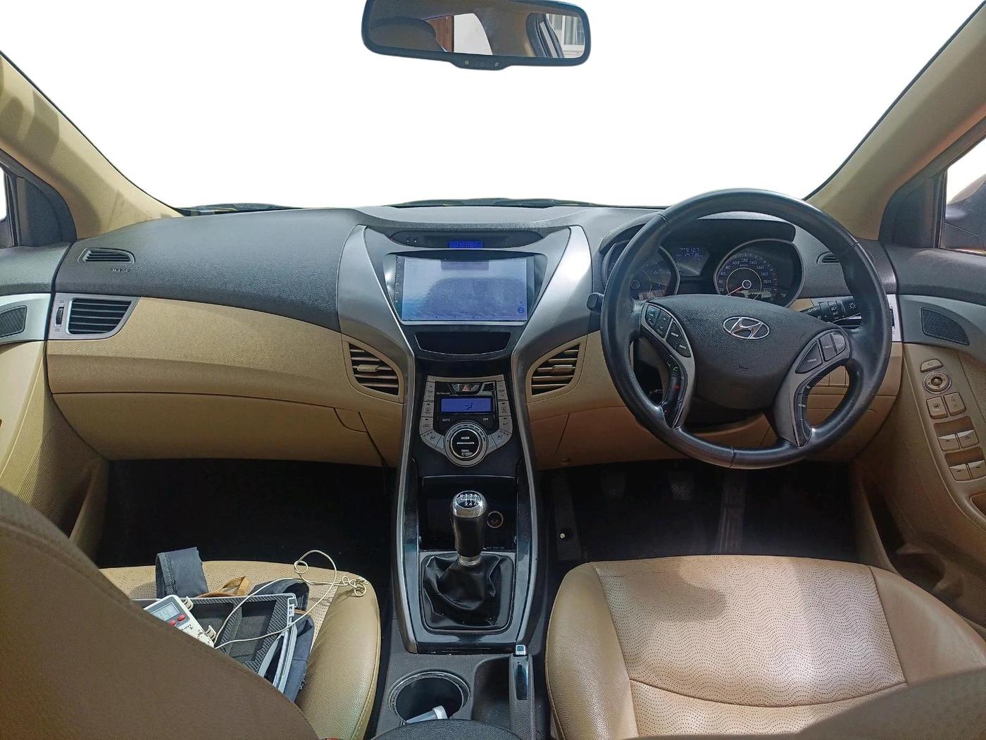 2013 Hyundai New Elantra 1.8 SX MT VTVT, Petrol, Manual, 1,25,718 km, interior