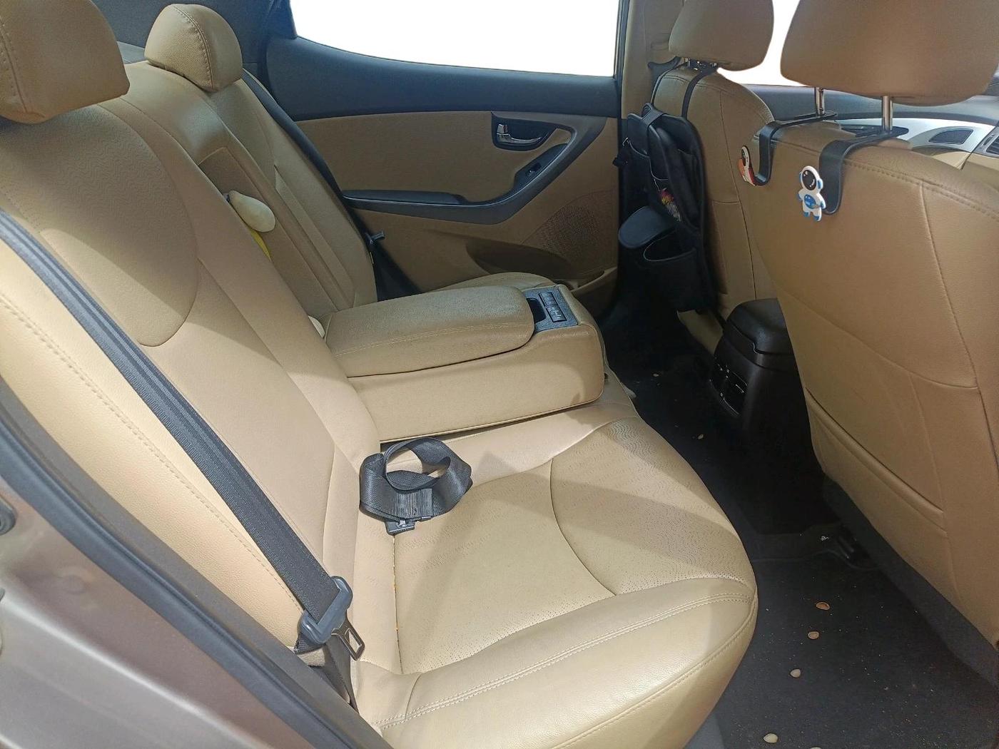 2013 Hyundai New Elantra 1.8 SX MT VTVT, Petrol, Manual, 1,25,718 km, interior