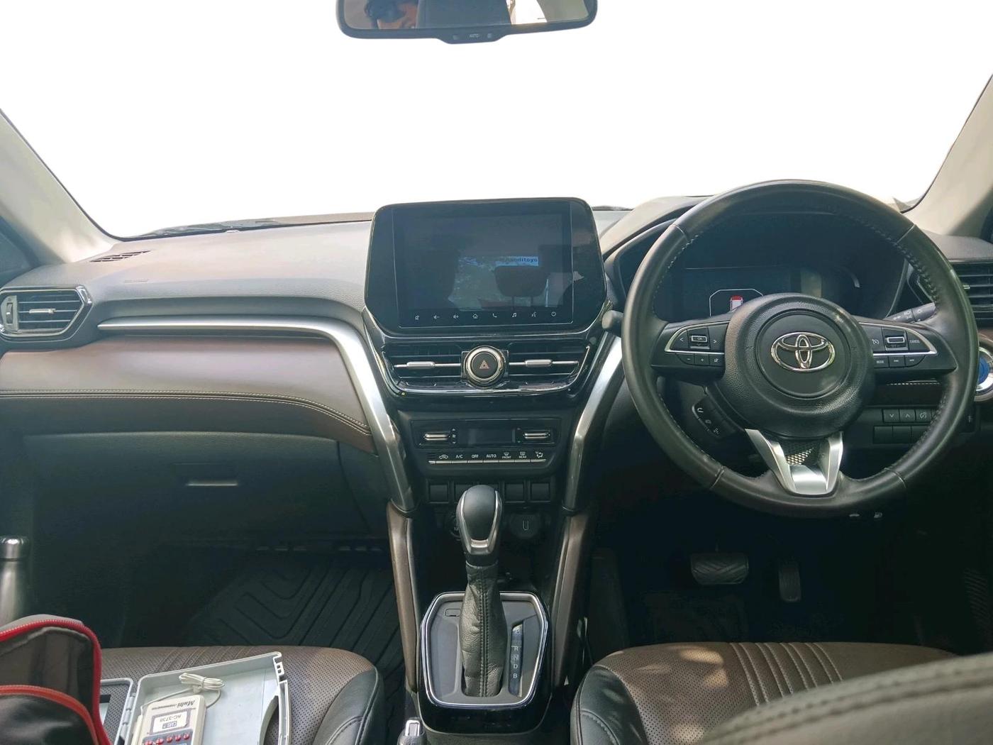 2023 Toyota URBAN CRUISER HYRYDER V HYBRID, Hybrid, Automatic, 45,985 km, interior