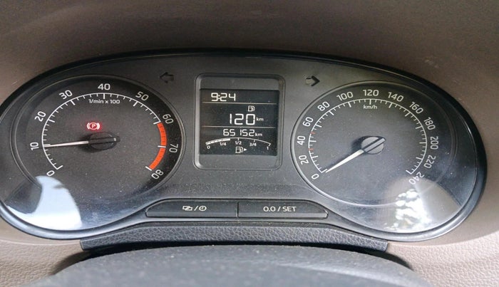 2015 Skoda Rapid 1.6 MPI STYLE PLUS, Petrol, Manual, 67,300 km, interior