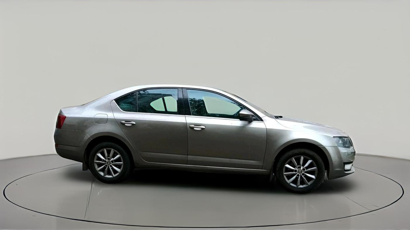 2015 Skoda Octavia ELEGANCE 2.0 TDI AT, Diesel, Automatic, 1,53,372 km, exterior