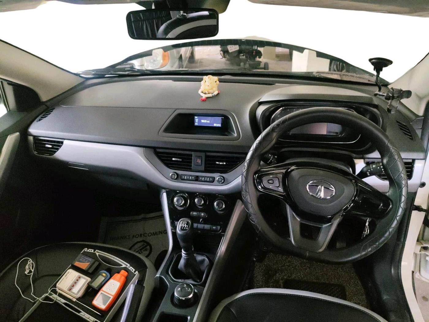 2022 Tata NEXON XM SUNROOF DIESEL, Diesel, Manual, 15,401 km, interior