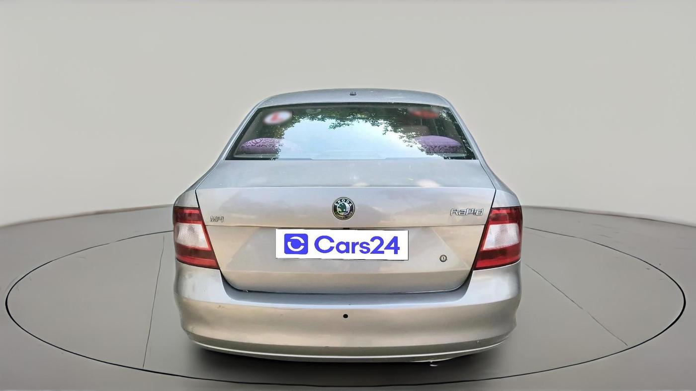 2013 Skoda Rapid AMBITION 1.6 MPI MT, Petrol, Manual, 1,36,218 km, exterior