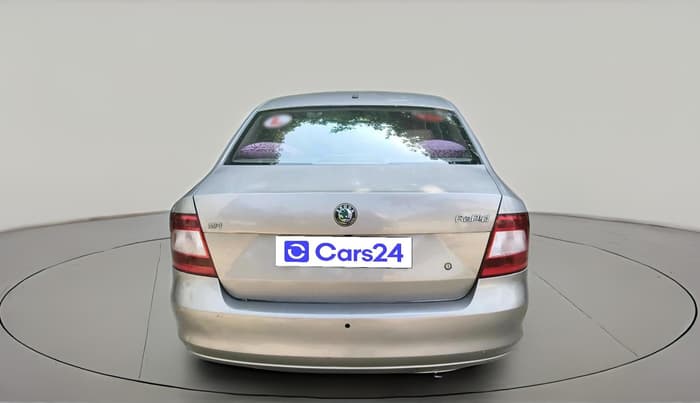 2013 Skoda Rapid AMBITION 1.6 MPI MT, Petrol, Manual, 1,36,218 km, exterior