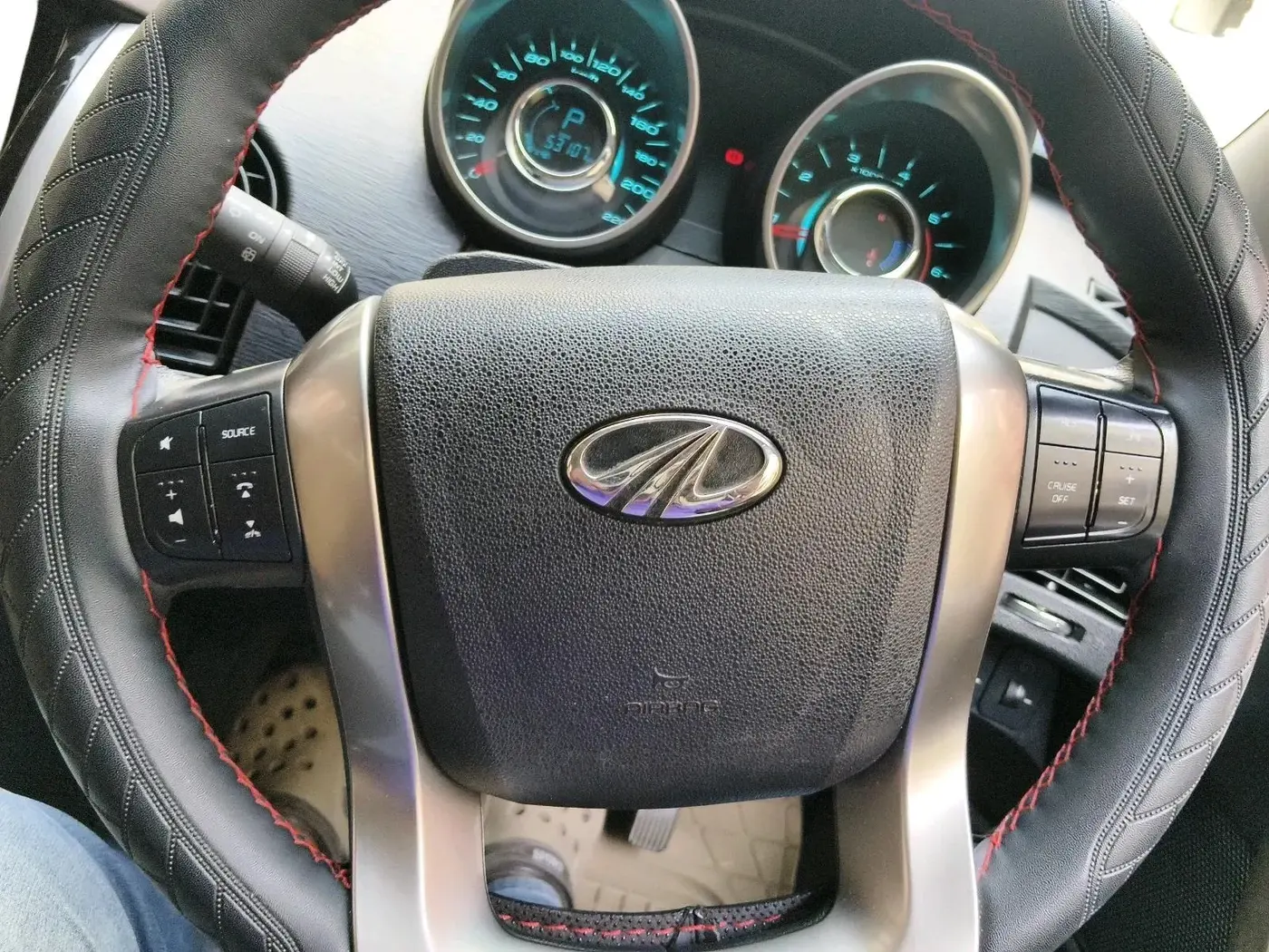2019 Mahindra XUV500 W9 AT, Diesel, Automatic, 53,106 km, interior