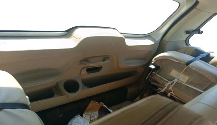 2017 Mahindra TUV300 T8, Diesel, Manual, 1,10,935 km, interior