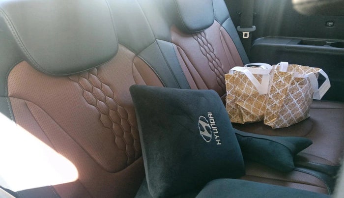 2023 Hyundai ALCAZAR PLATINUM (O) 7STR 1.5 AT, Petrol, Automatic, 17,076 km, interior