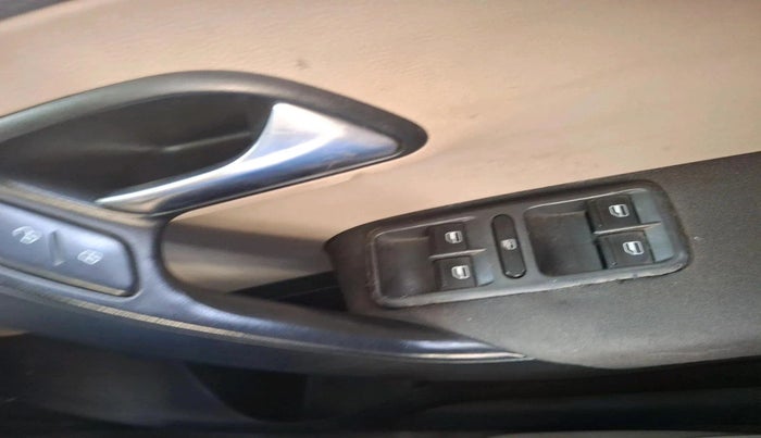 2010 Volkswagen Polo HIGHLINE1.2L, Petrol, Manual, 90,751 km, interior