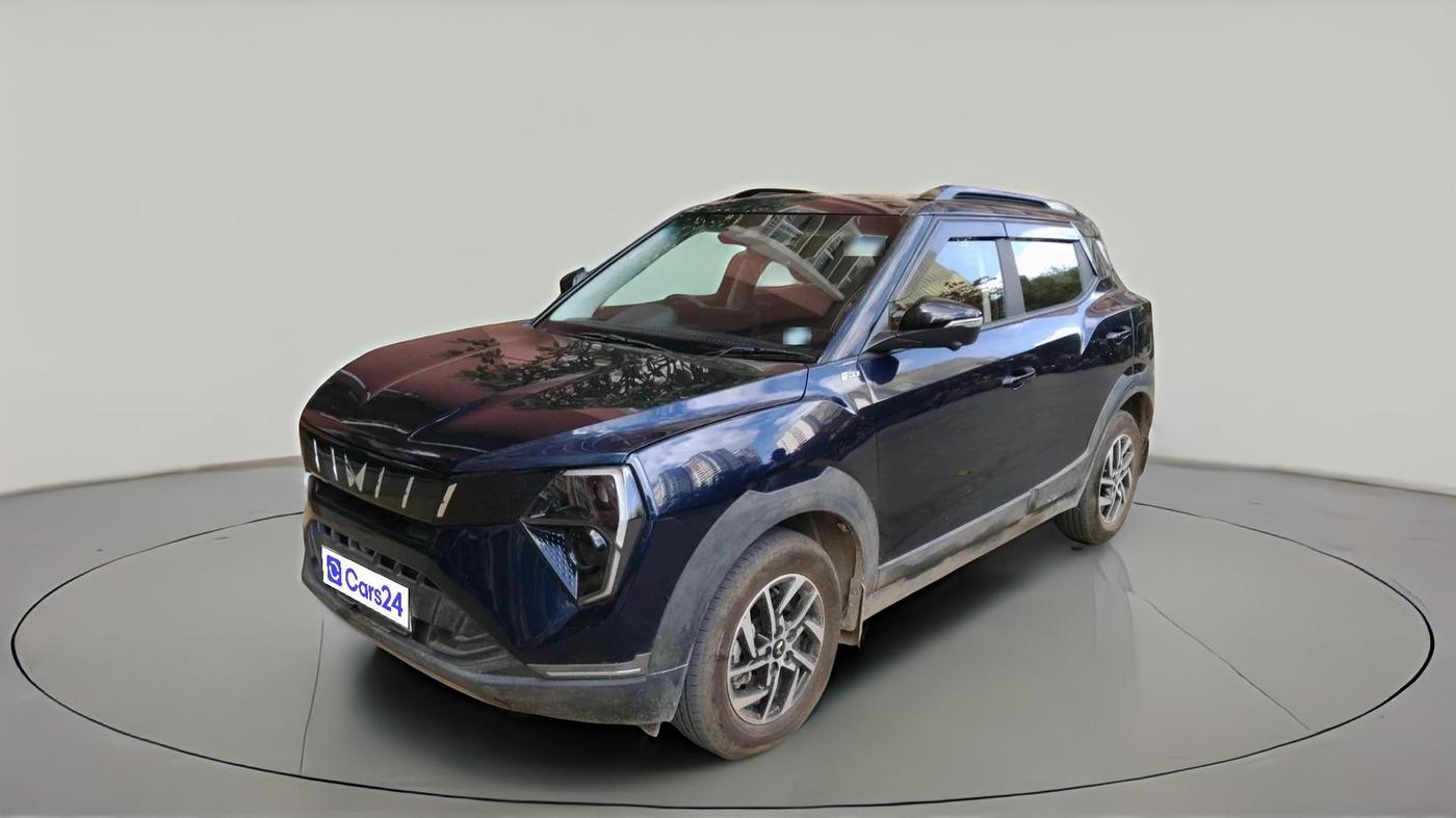 2025 Mahindra XUV 3XO AX5L 1.2 TGDi, Petrol, Manual, 6,227 km, exterior