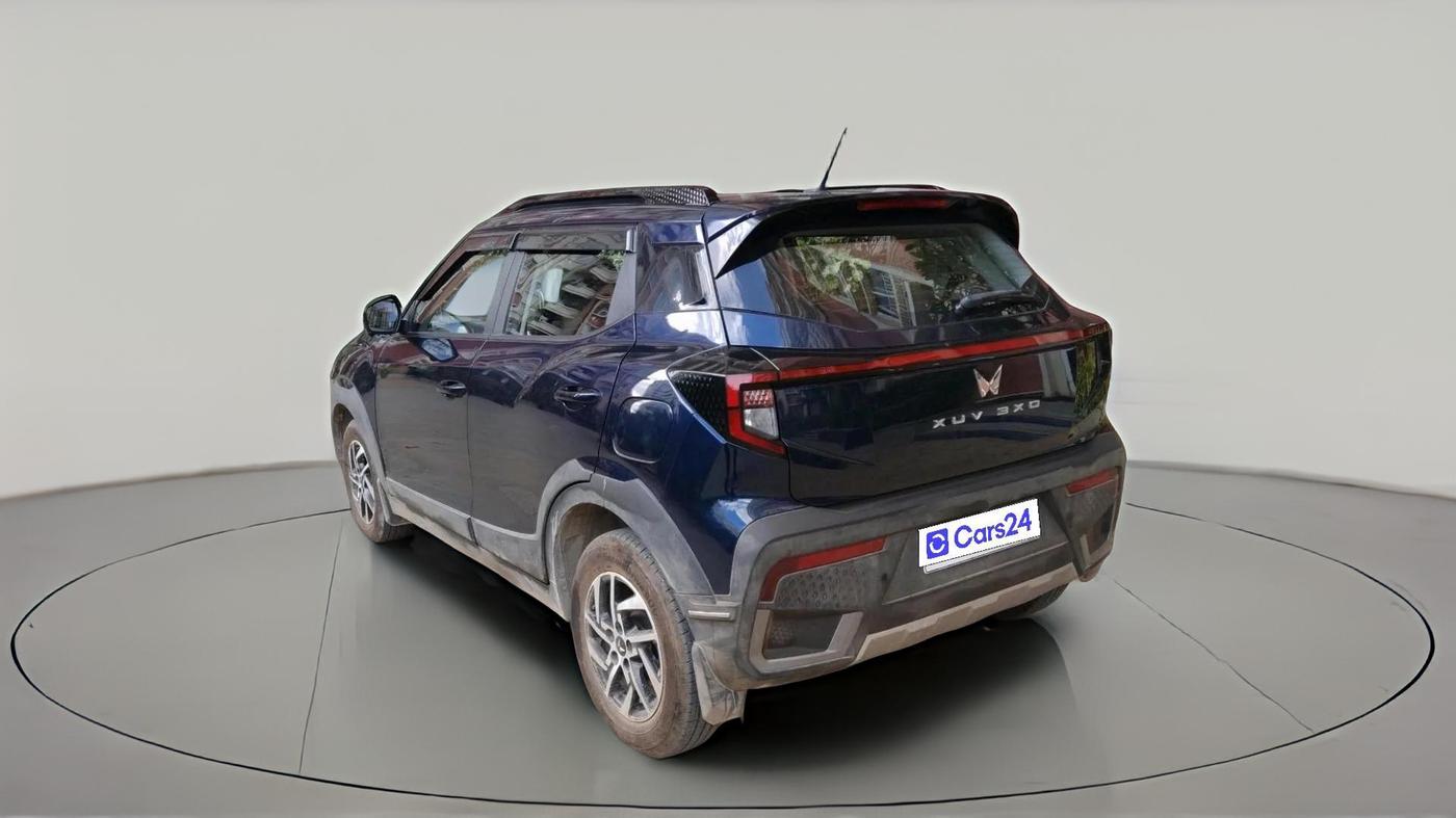 2025 Mahindra XUV 3XO AX5L 1.2 TGDi, Petrol, Manual, 6,227 km, exterior