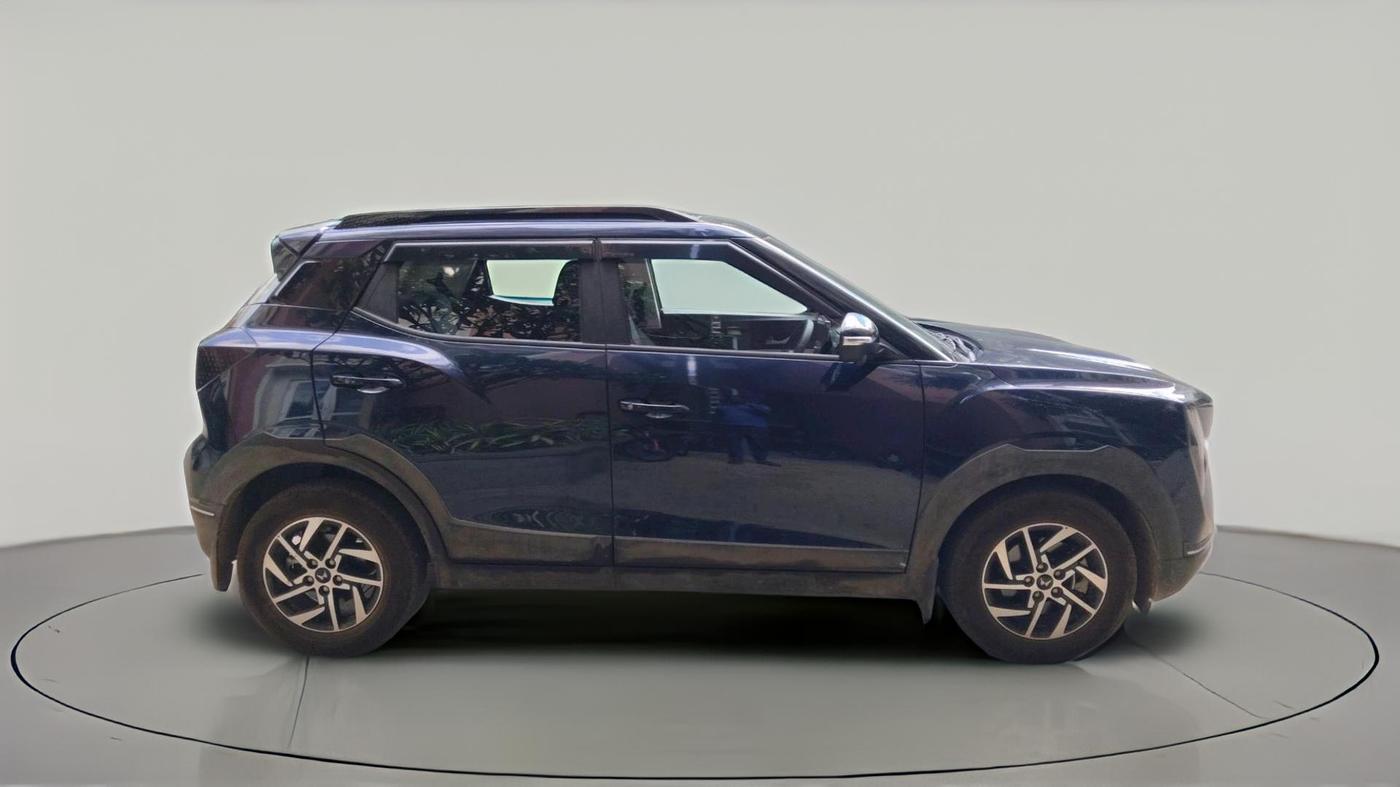 2025 Mahindra XUV 3XO AX5L 1.2 TGDi, Petrol, Manual, 6,227 km, exterior