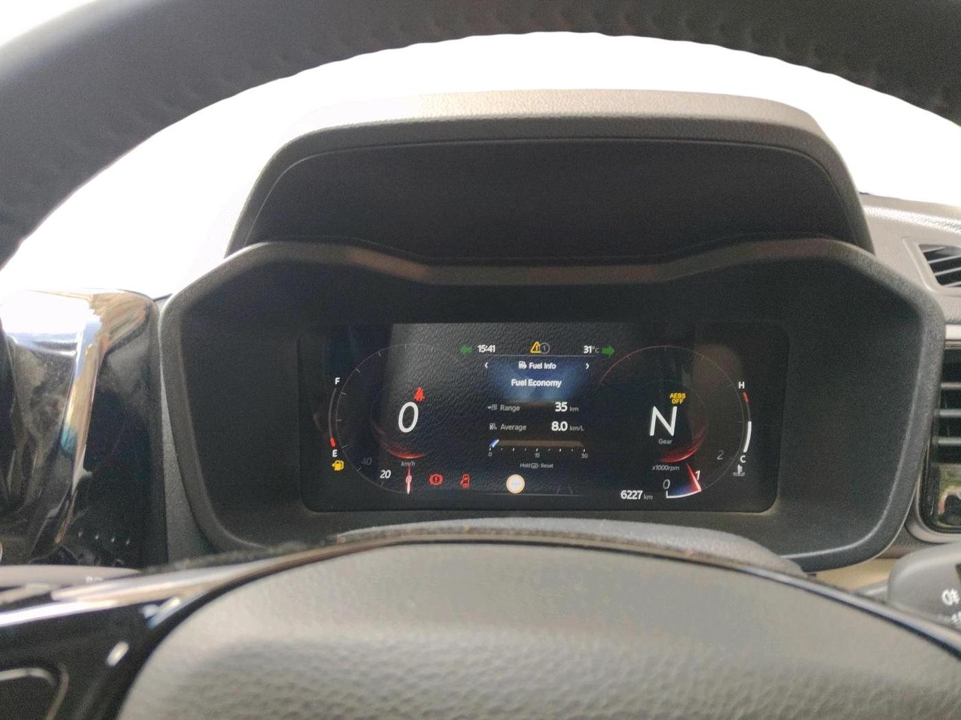 2025 Mahindra XUV 3XO AX5L 1.2 TGDi, Petrol, Manual, 6,227 km, interior