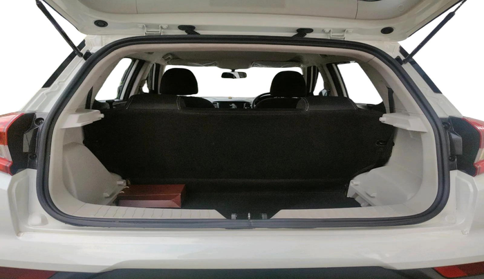 2023 Mahindra XUV300 W4 1.2 PETROL, Petrol, Manual, 13,567 km, exterior