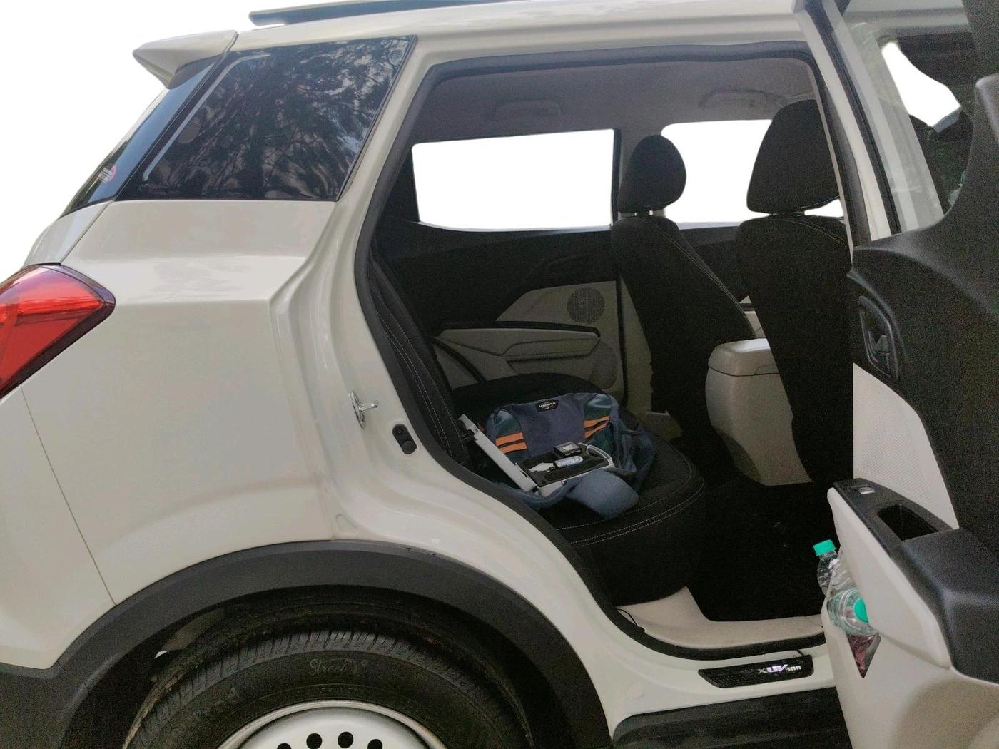 2023 Mahindra XUV300 W4 1.2 PETROL, Petrol, Manual, 13,567 km, interior