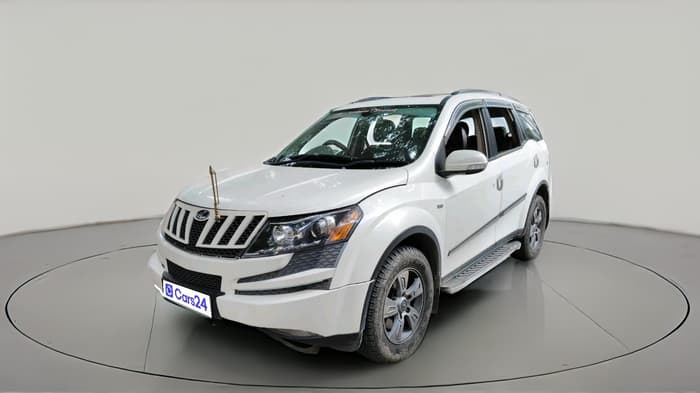 2015 Mahindra XUV500 W8, Diesel, Manual, 1,11,221 km, exterior