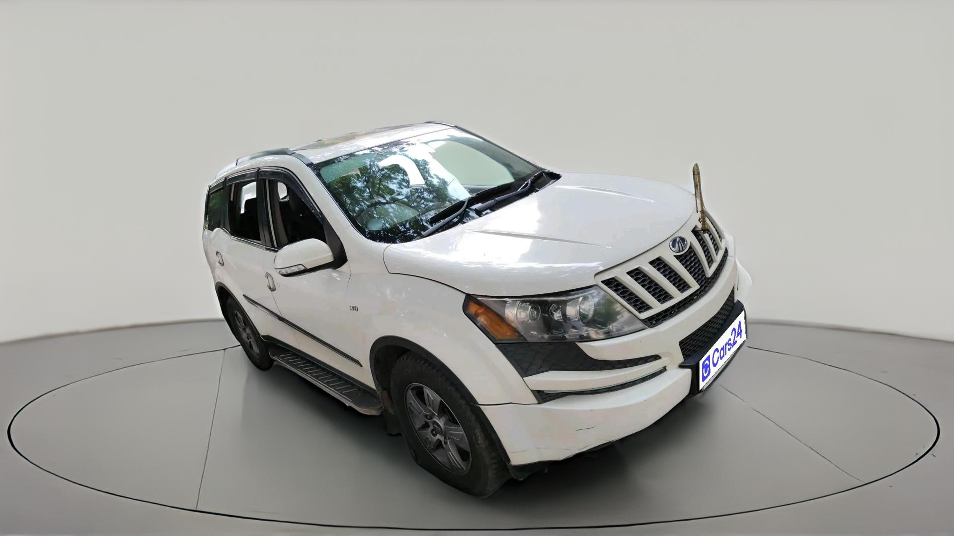 2015 Mahindra XUV500 W8