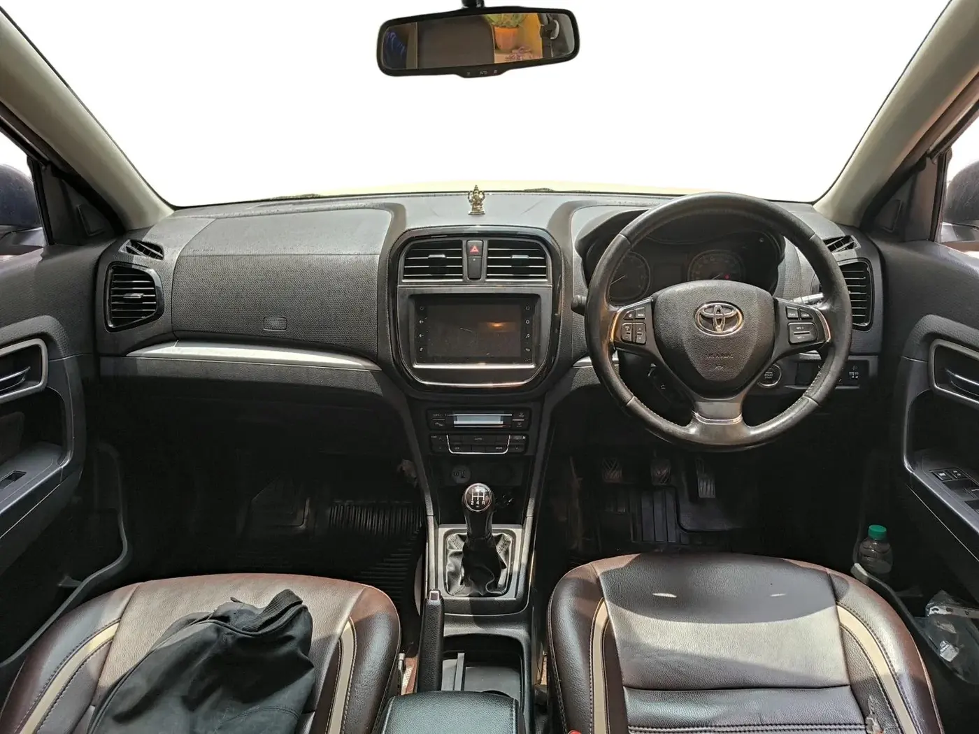 2021 Toyota URBAN CRUISER PREMIUM GRADE MT, Petrol, Manual, 1,01,792 km, interior