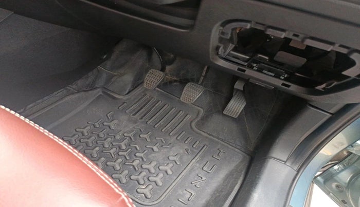 2023 Tata PUNCH CREATIVE  MT, Petrol, Manual, 15,907 km, interior