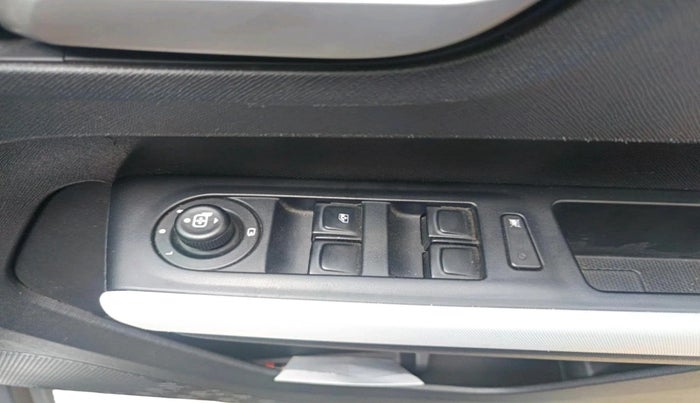 2023 Tata PUNCH CREATIVE  MT, Petrol, Manual, 15,907 km, interior