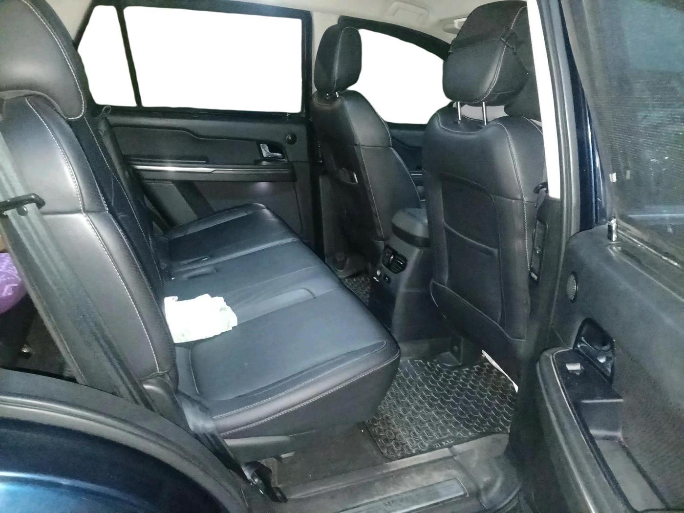 2019 Tata Hexa XTA 4X2 7 STR, Diesel, Automatic, 1,23,366 km, interior